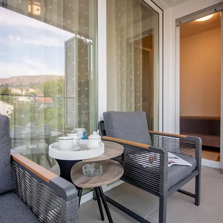 Anna Apartment *